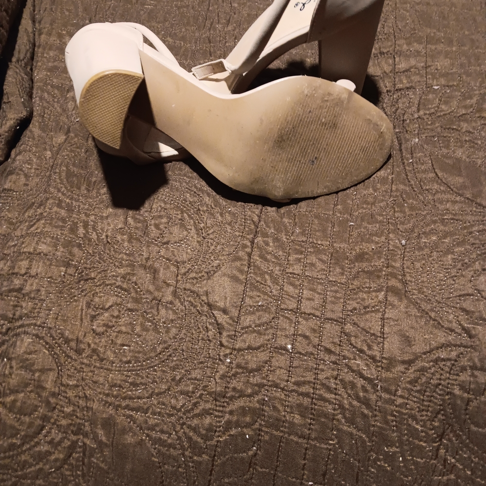 Qupid Chic White Strappy Heels - Picture 4 of 4